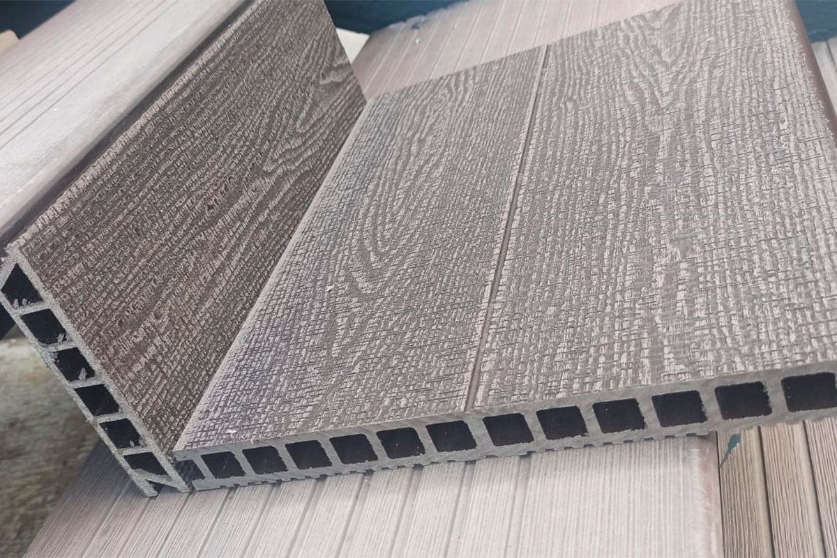 Gardeck Ступень ДПК Deckron Woodlike 317*28*4000мм, венге